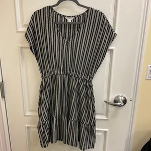 Time and Tru V Neck Tiered Dress Elastic Waist Pockets Sz S (4-6)